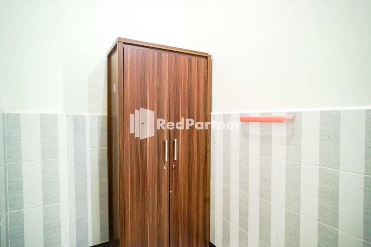 Hoki Homestay Redpartner Surabaya Exterior foto