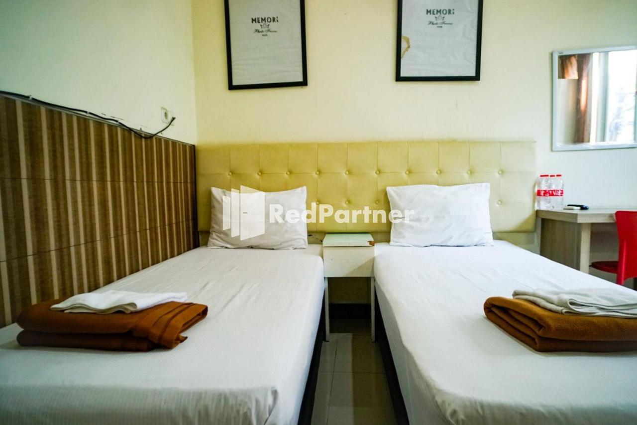 Hoki Homestay Redpartner Surabaya Exterior foto
