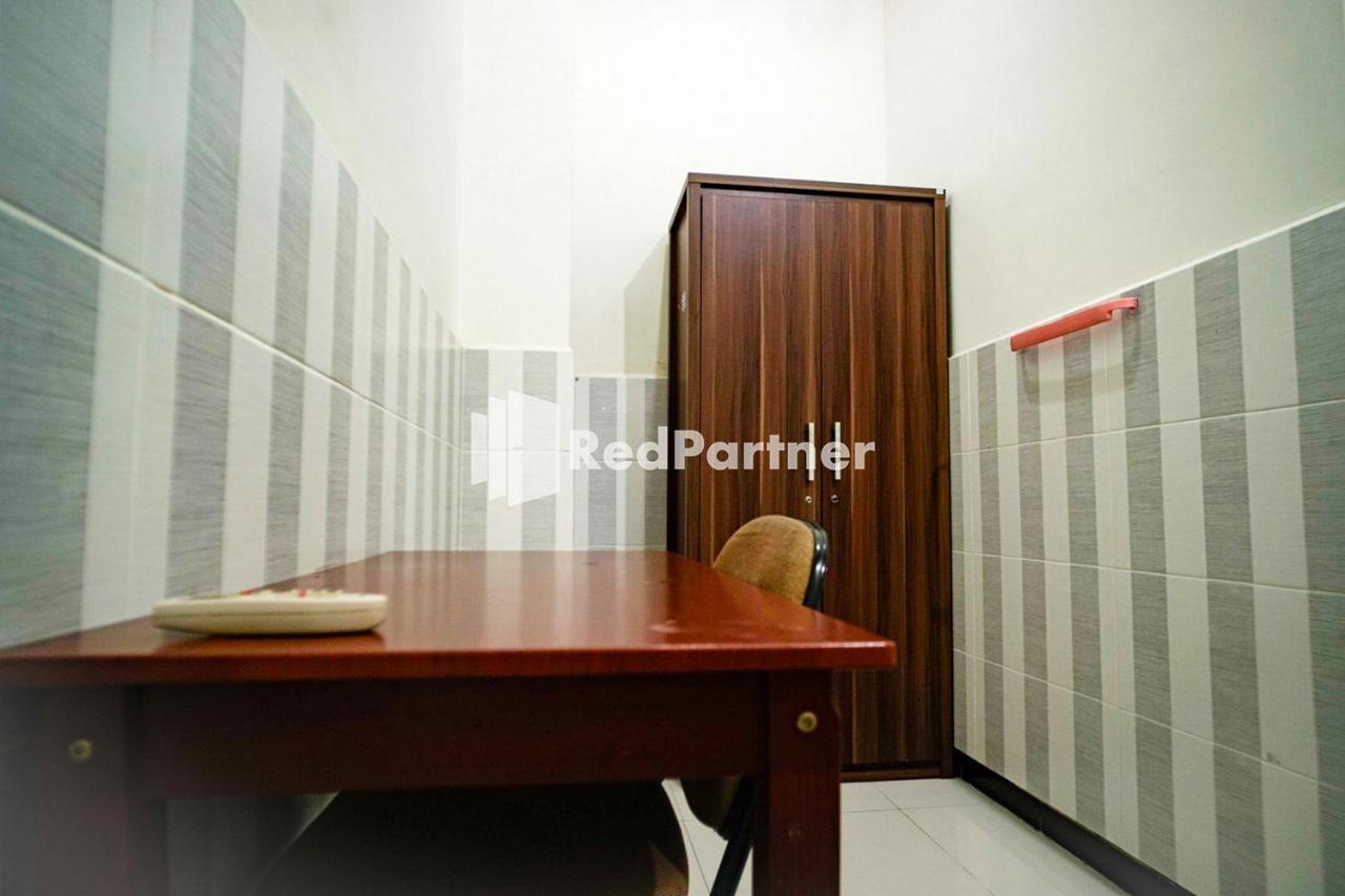 Hoki Homestay Redpartner Surabaya Exterior foto